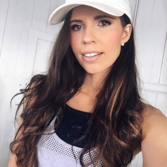 Meet your Posher, Leah - Picture 1 of 1